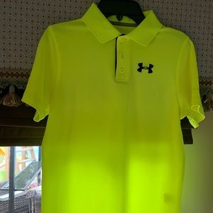 Boys medium under armor shirt